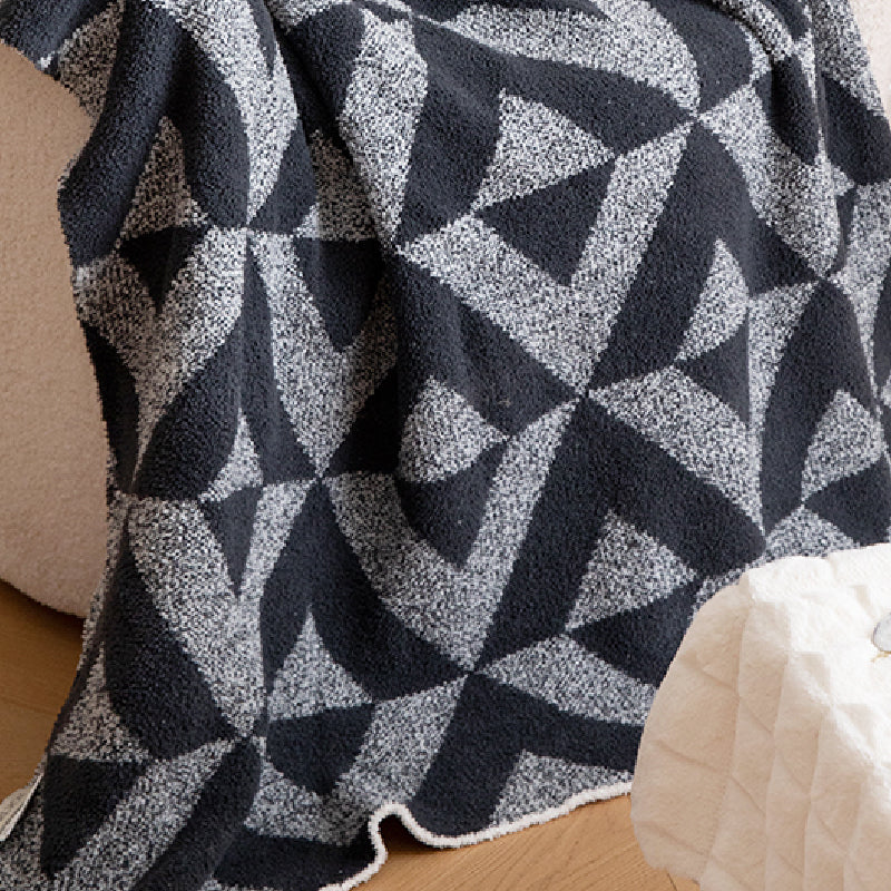 4design monotone geometric pattern blanket