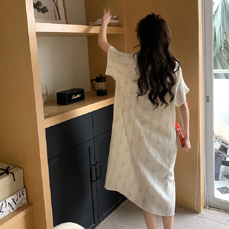 white flower frill collar room wear