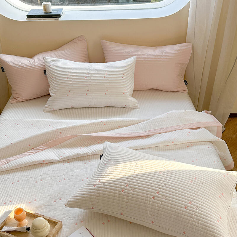pastel stripe quilt & pillow sheets set