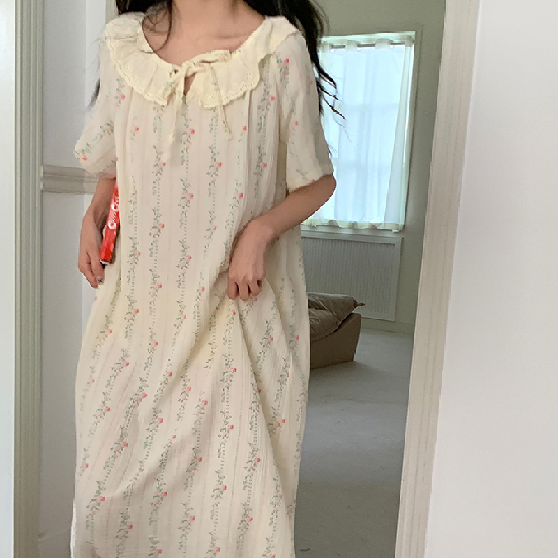 white flower frill collar room wear