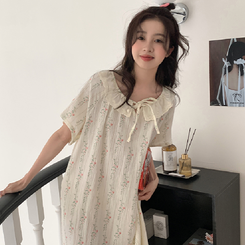 white flower frill collar room wear