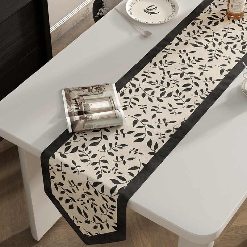 3design monochrome floral table runner