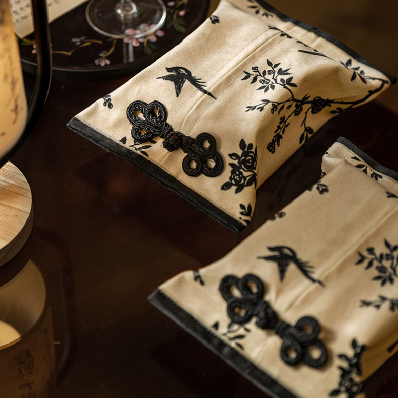 monotone simple flower tissue case