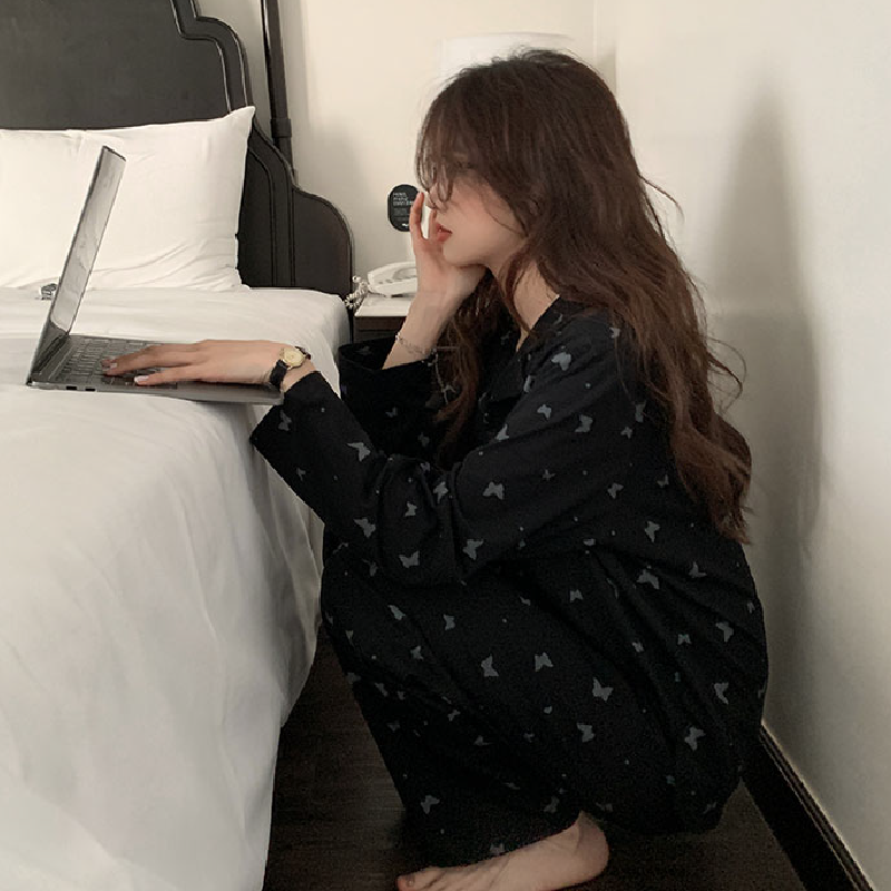 black butterfly room wear