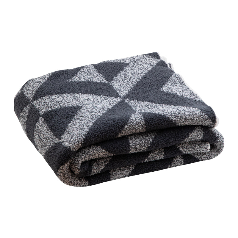 4design monotone geometric pattern blanket
