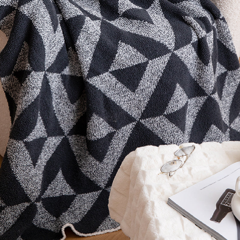 4design monotone geometric pattern blanket