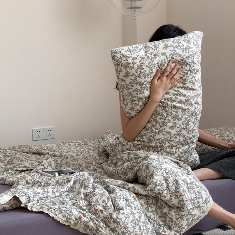 8design natural floral summer quilt