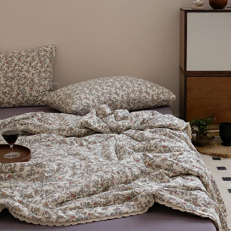 8design natural floral summer quilt