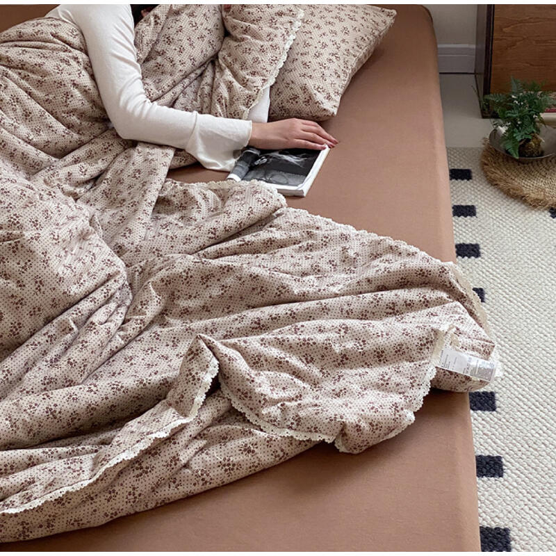 8design natural floral summer quilt