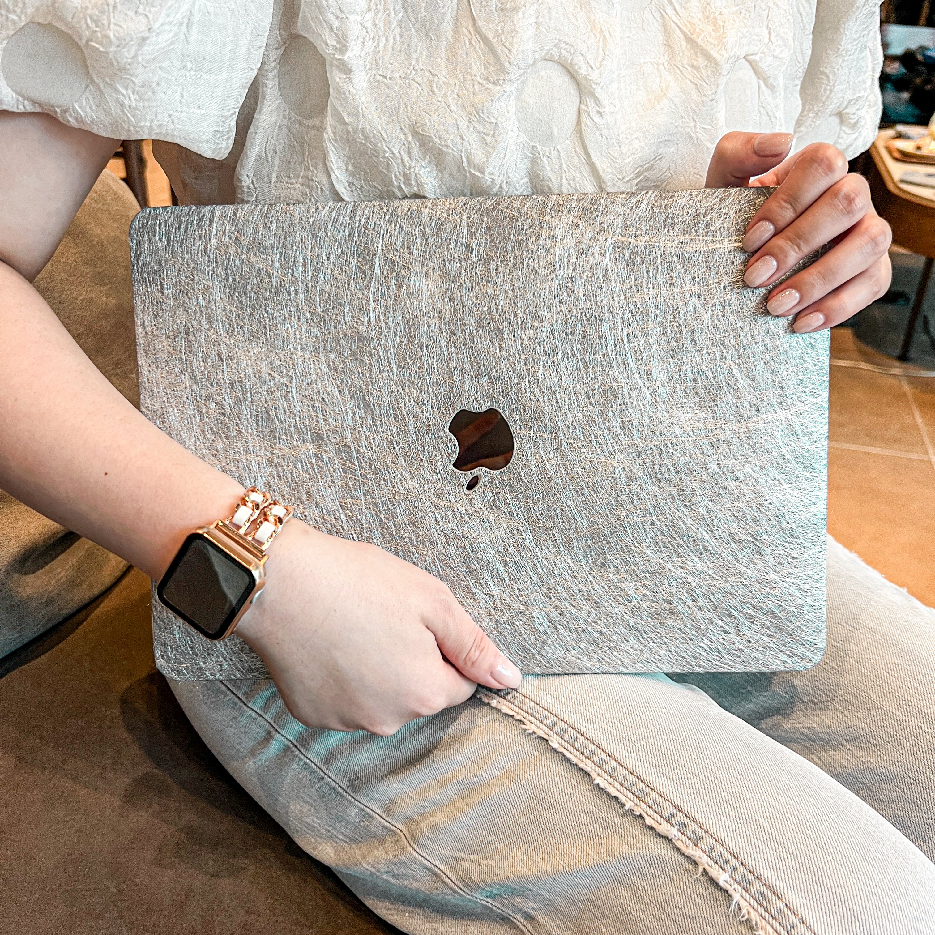 metal silver MacBook case