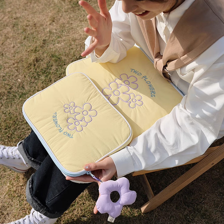 2color retro flower iPad & PC case