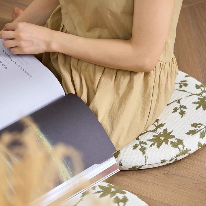 2color leaf round cushion