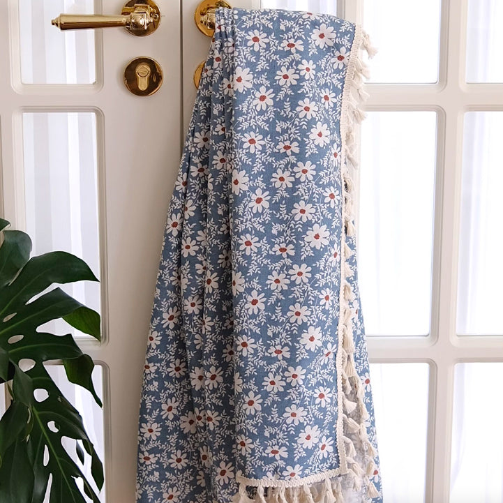 2color tassel flower table cloth