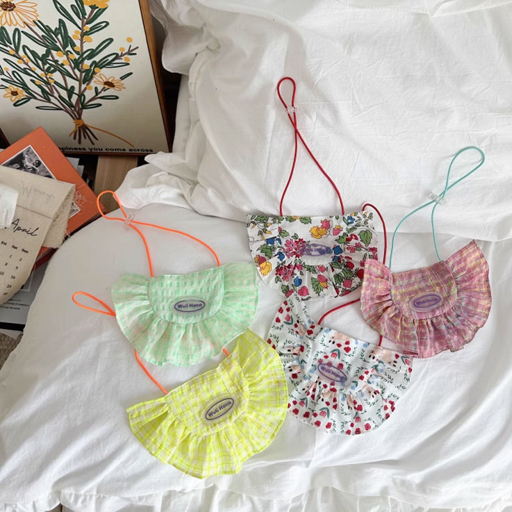 5design semicircle frill bib