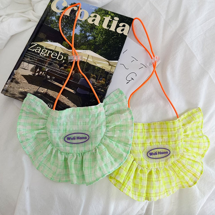 5design semicircle frill bib