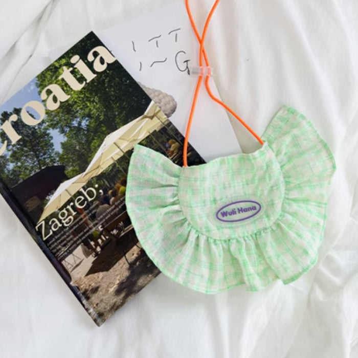 5design semicircle frill bib