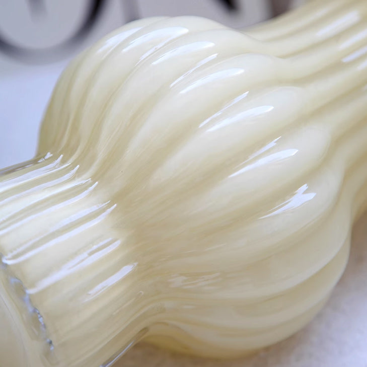 milky pleats vase