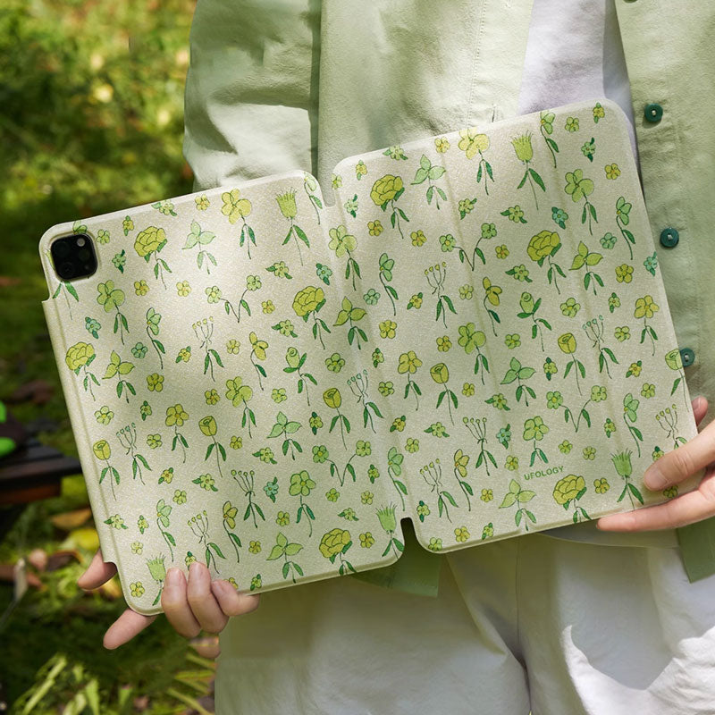 green flowers iPad case