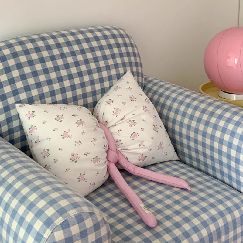 6design big ribbon cushion