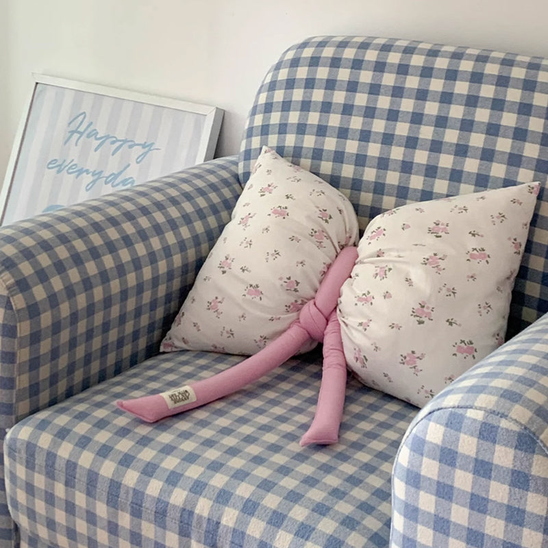 6design big ribbon cushion