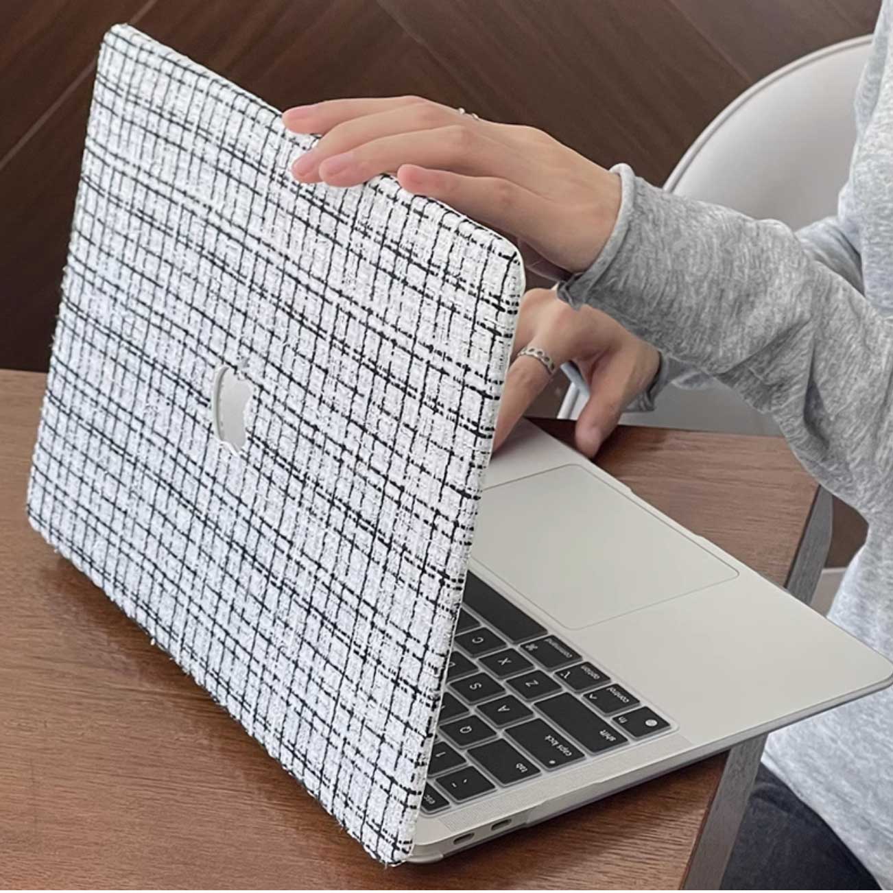 black tweed Mac book case