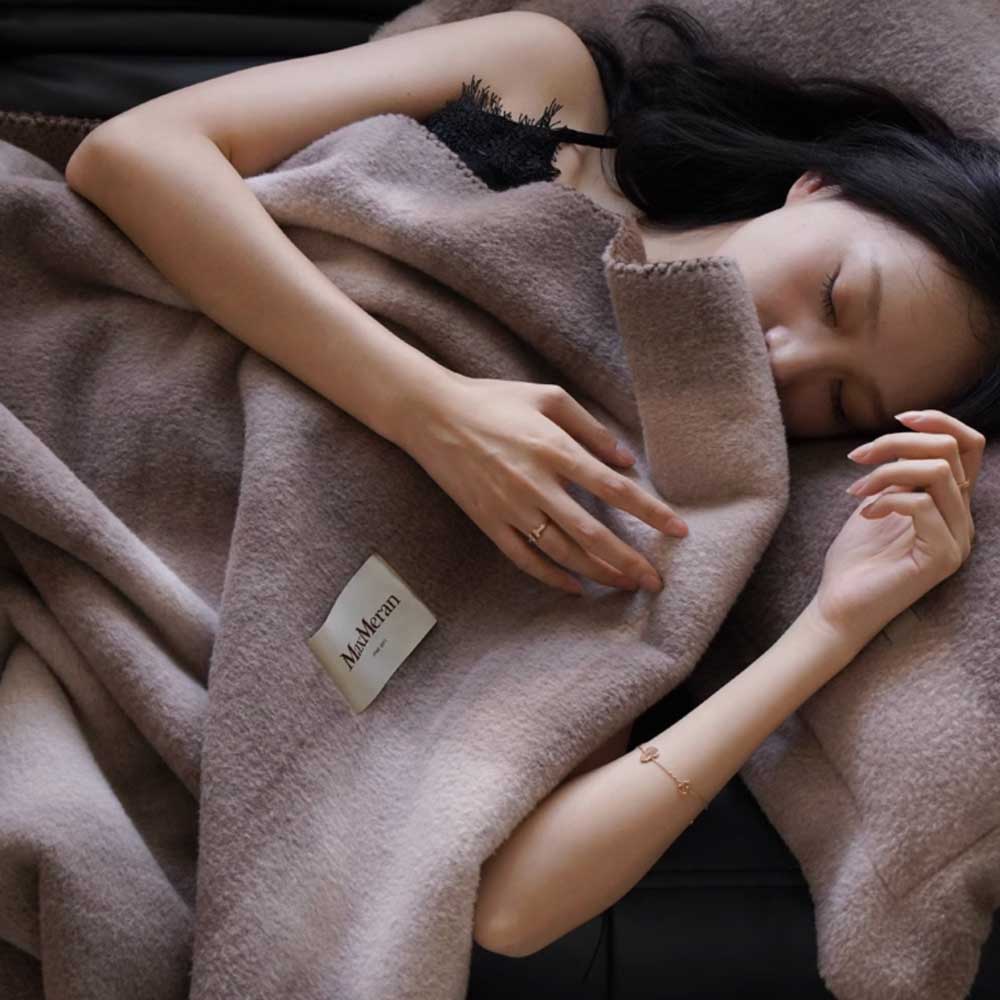 5design soft touch fleece blanket