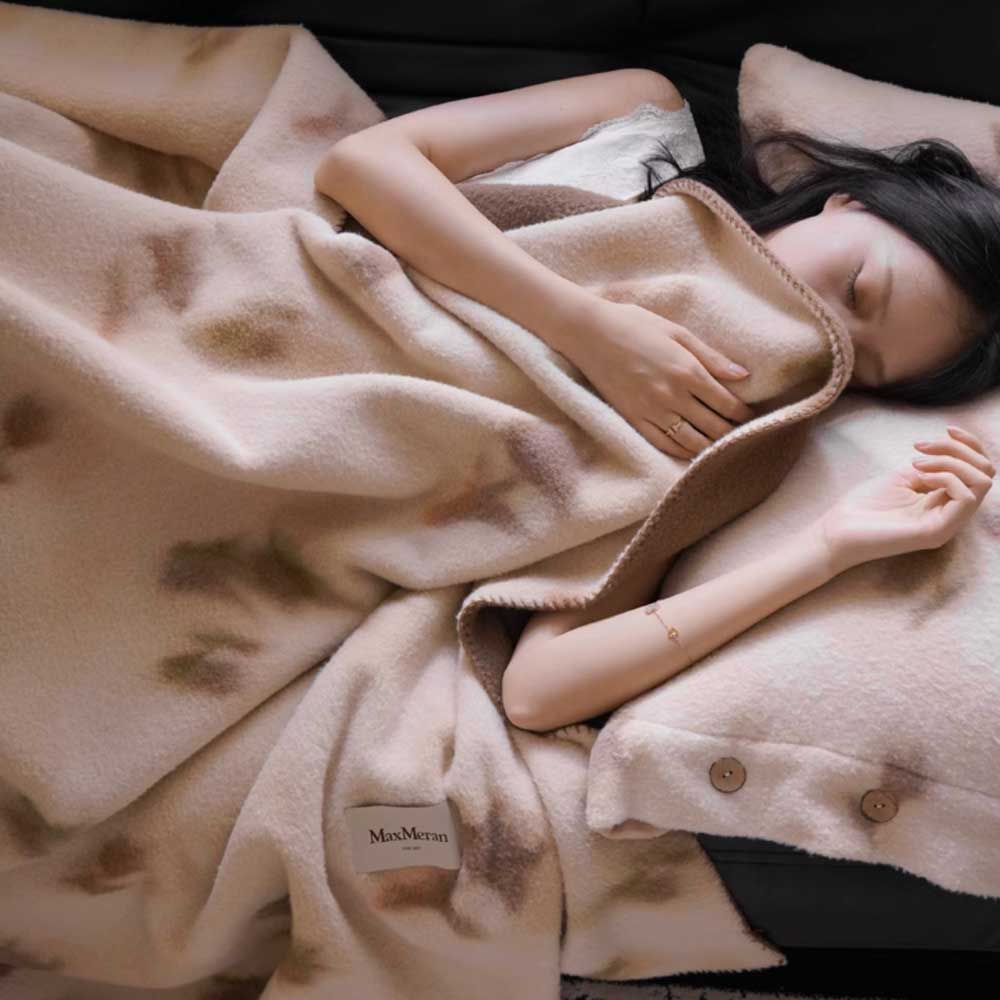 5design soft touch fleece blanket