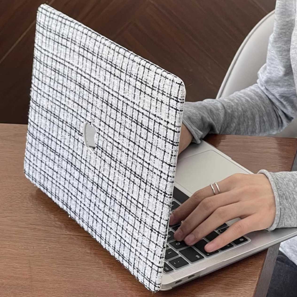 black tweed Mac book case