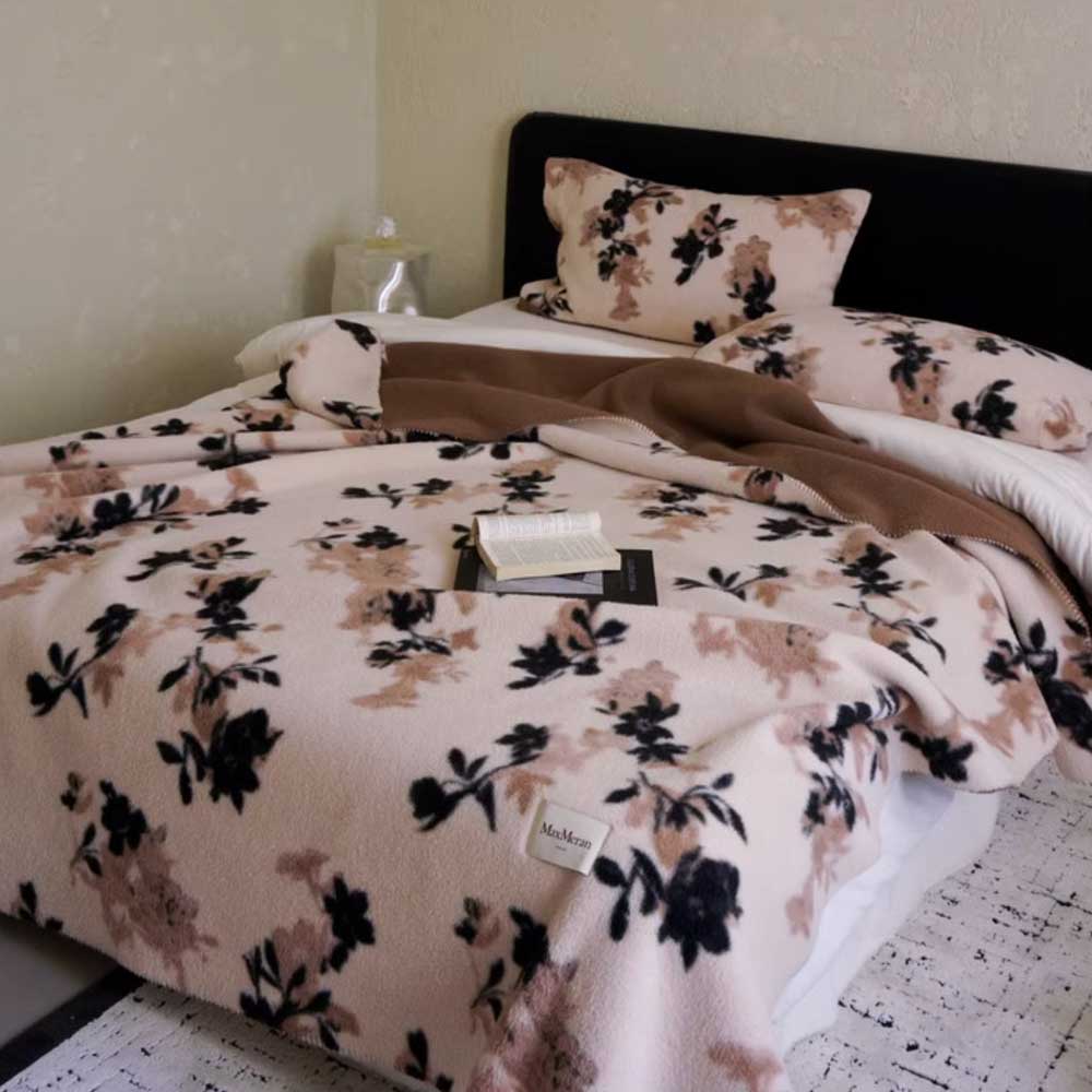 5design soft touch fleece blanket