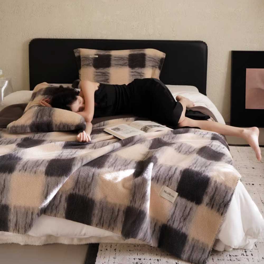 5design soft touch fleece blanket