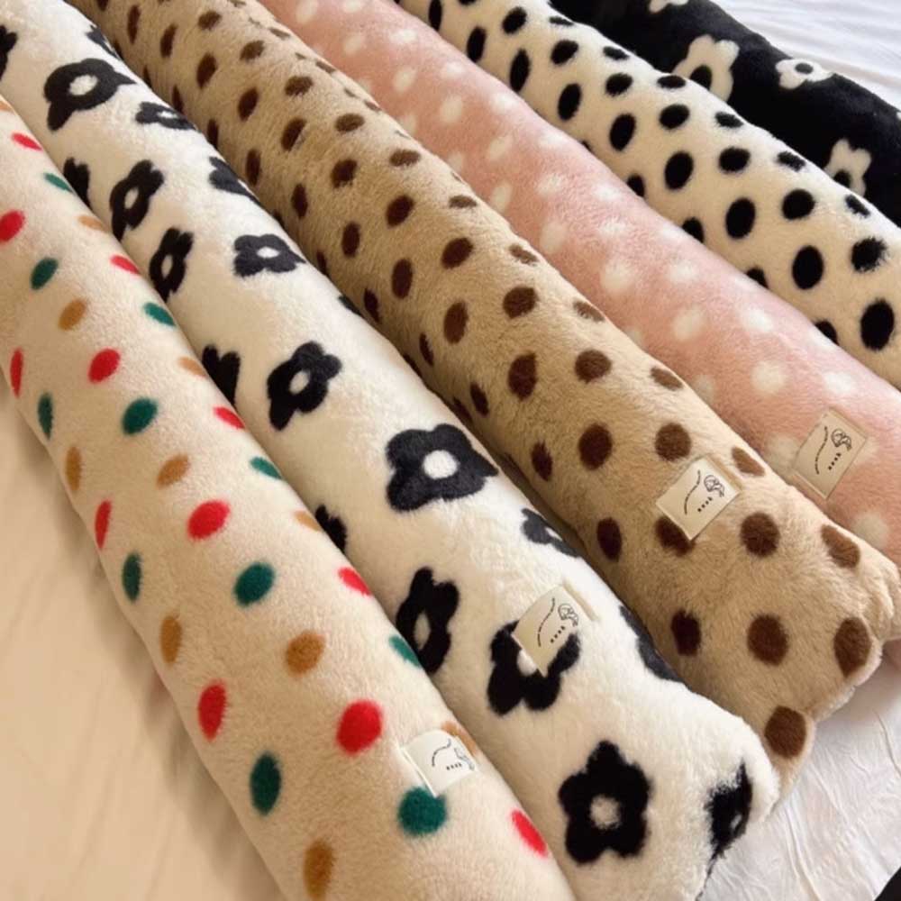 6design fur long cushion
