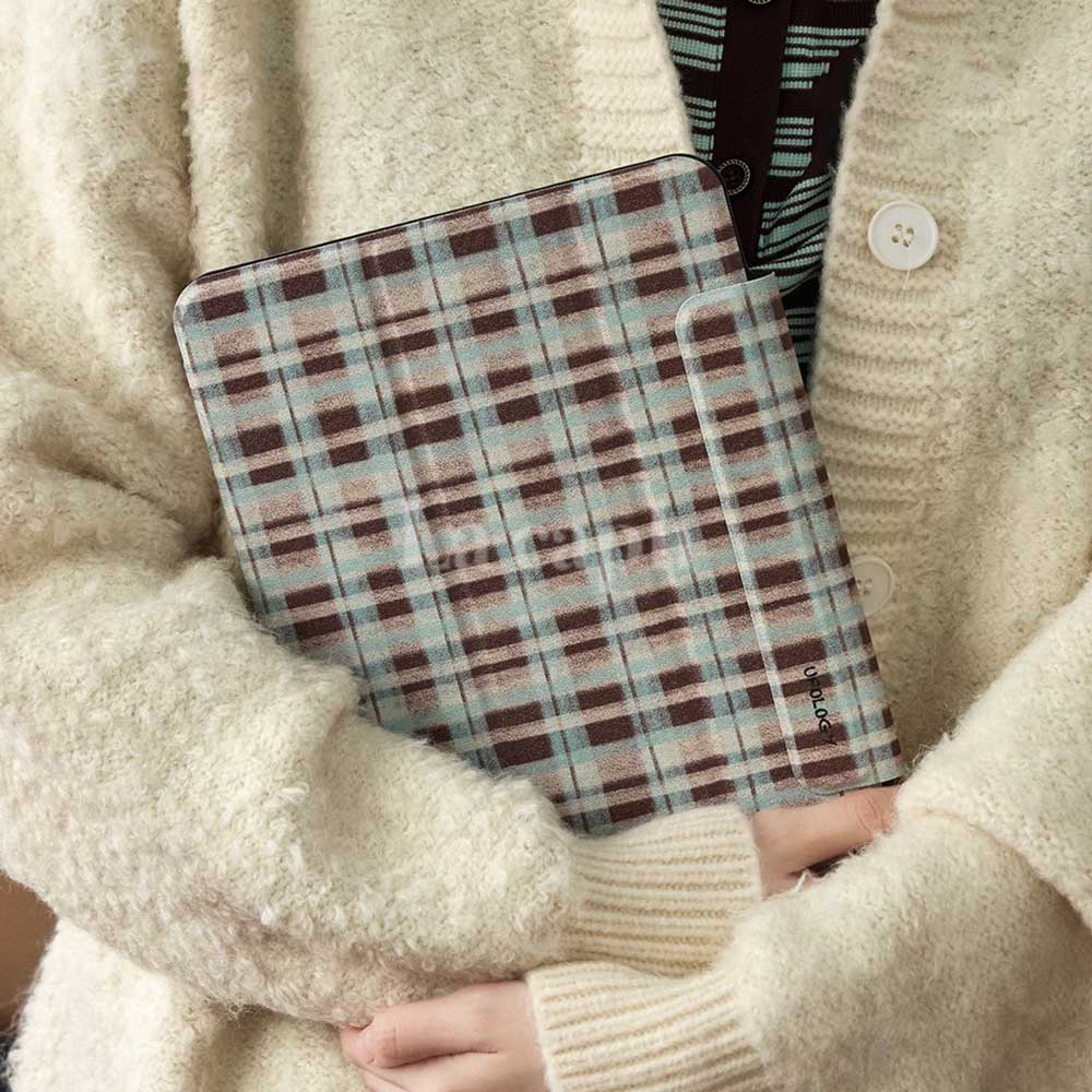 winter check iPad case