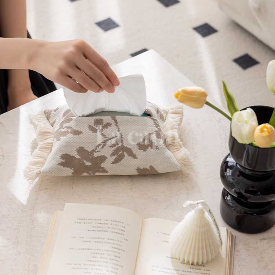 floral embroidered tissue cover (2colors)