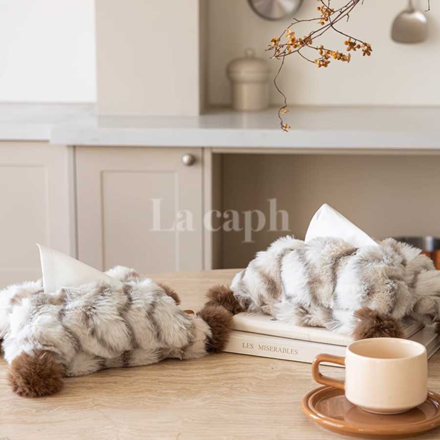 pom pom fur tissue cover
