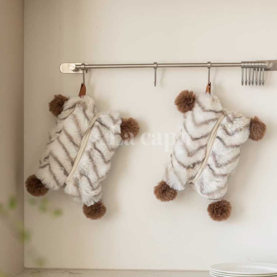 pom pom fur tissue cover