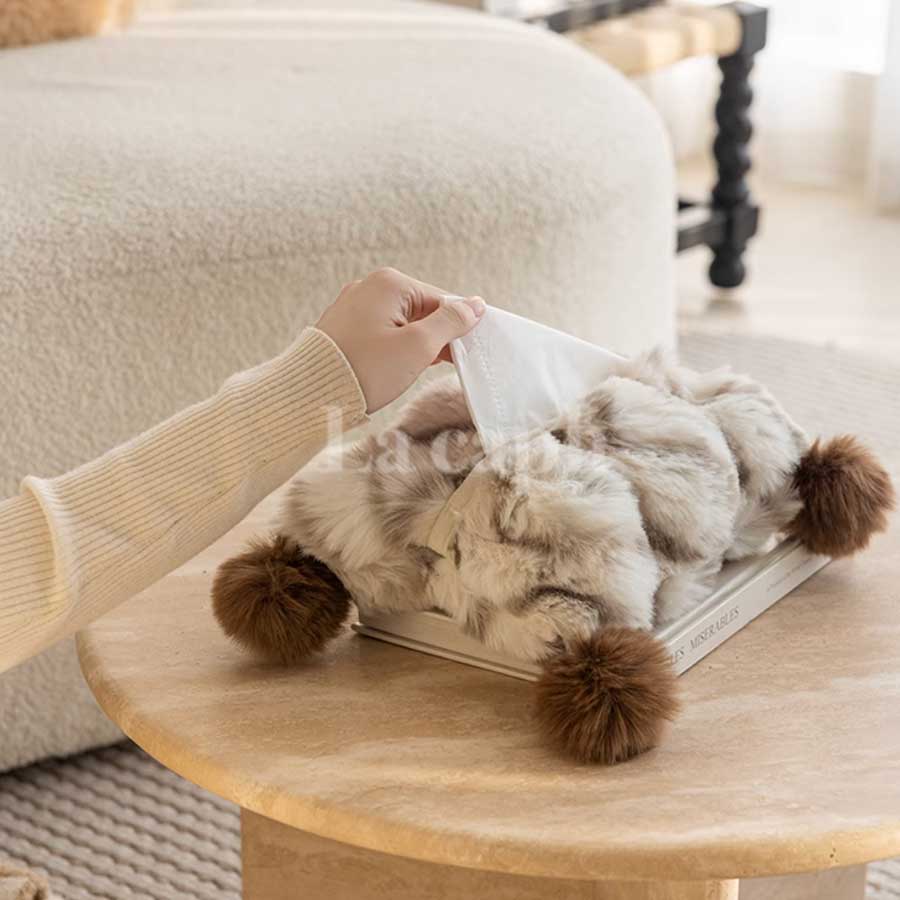 pom pom fur tissue cover