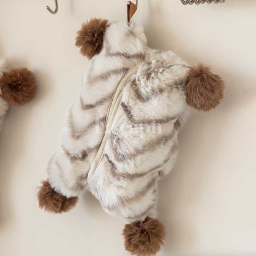 pom pom fur tissue cover