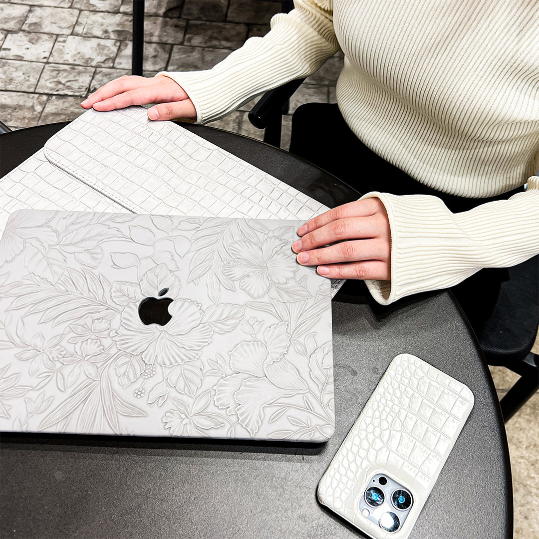Floral Line Art MacBook Case(2colors)