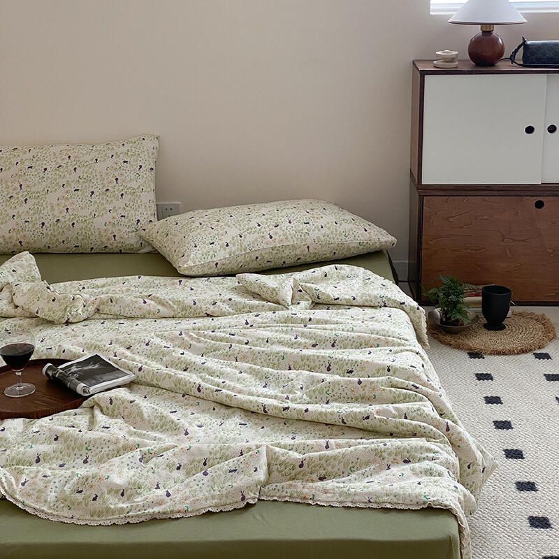 8design natural floral summer quilt