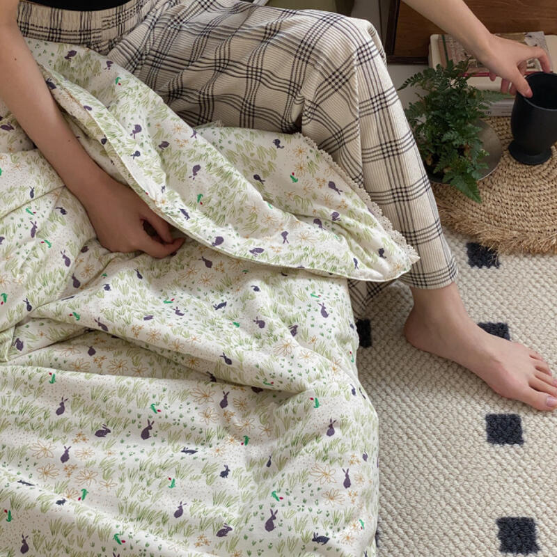 8design natural floral summer quilt