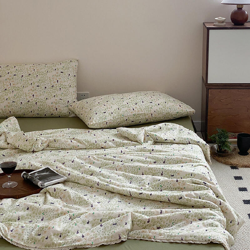 8design natural floral summer quilt
