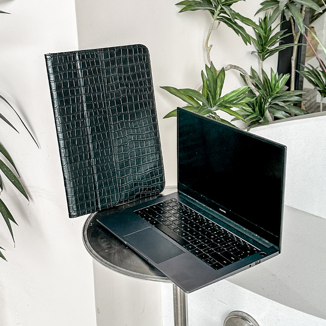 Elegant Croc Sleeve with Built-in Stand (black)