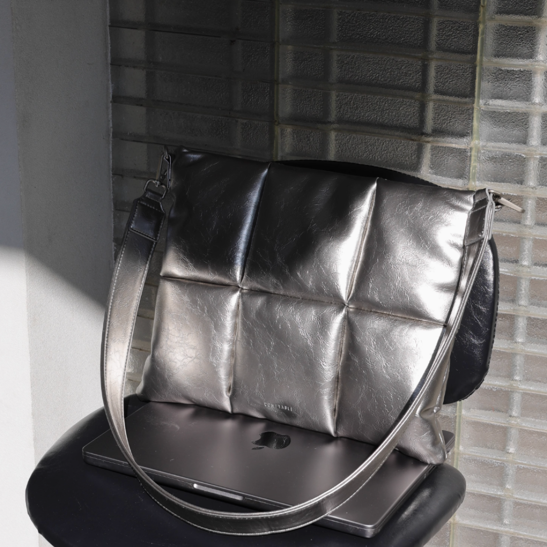 silver shoulder mac book bag