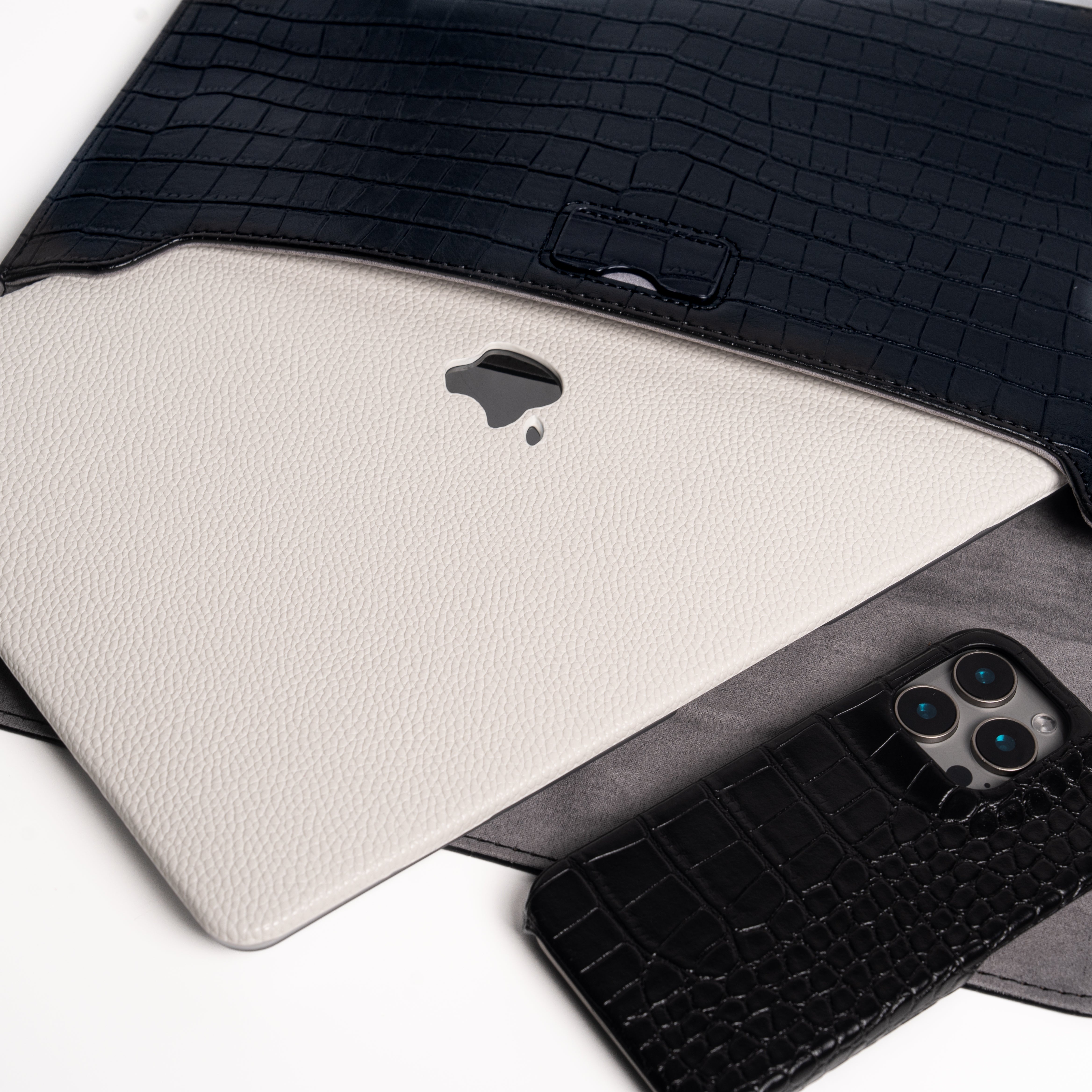 Elegant Croc Sleeve with Built-in Stand (black)