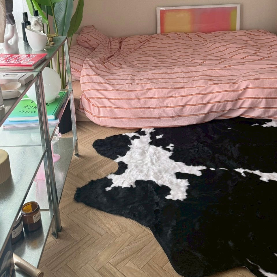 【即納】monotone cow rug