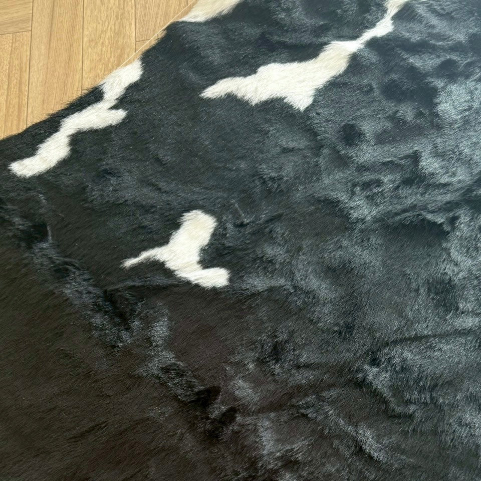 【即納】monotone cow rug
