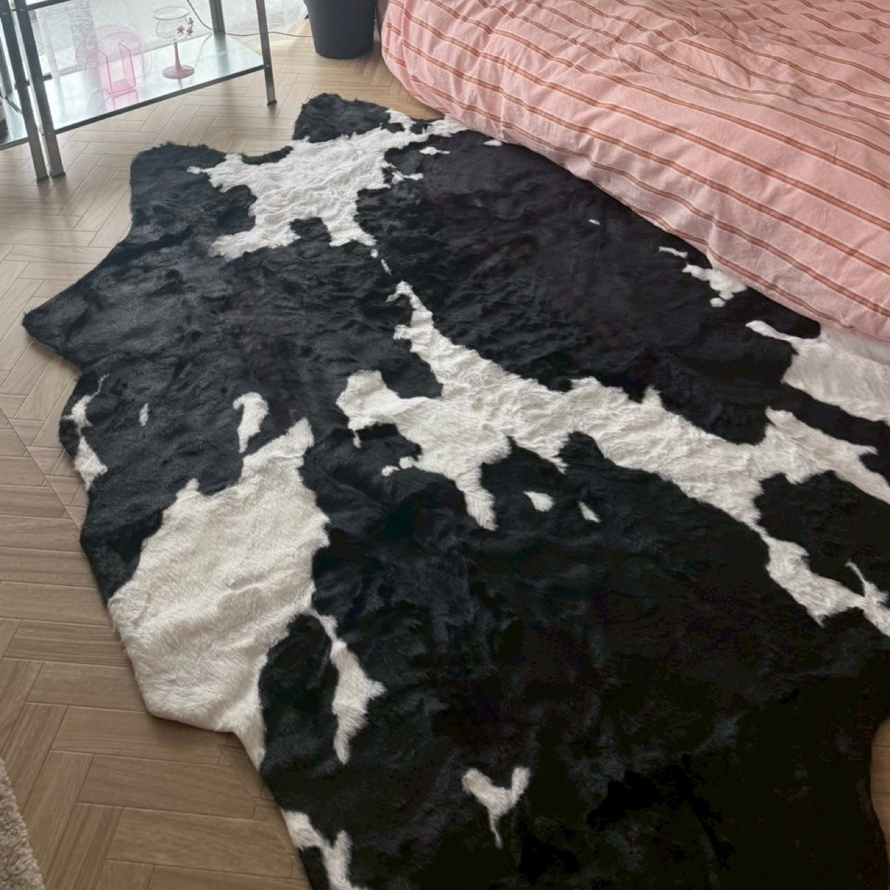 【即納】monotone cow rug