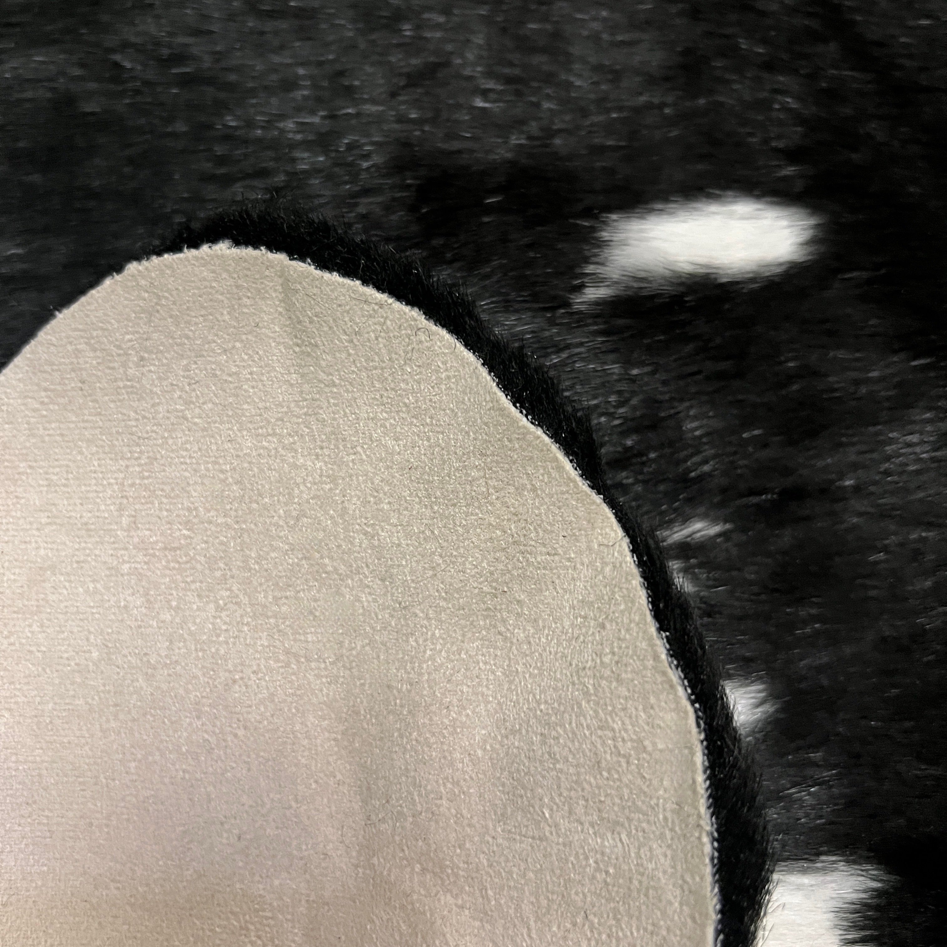 【即納】monotone cow rug