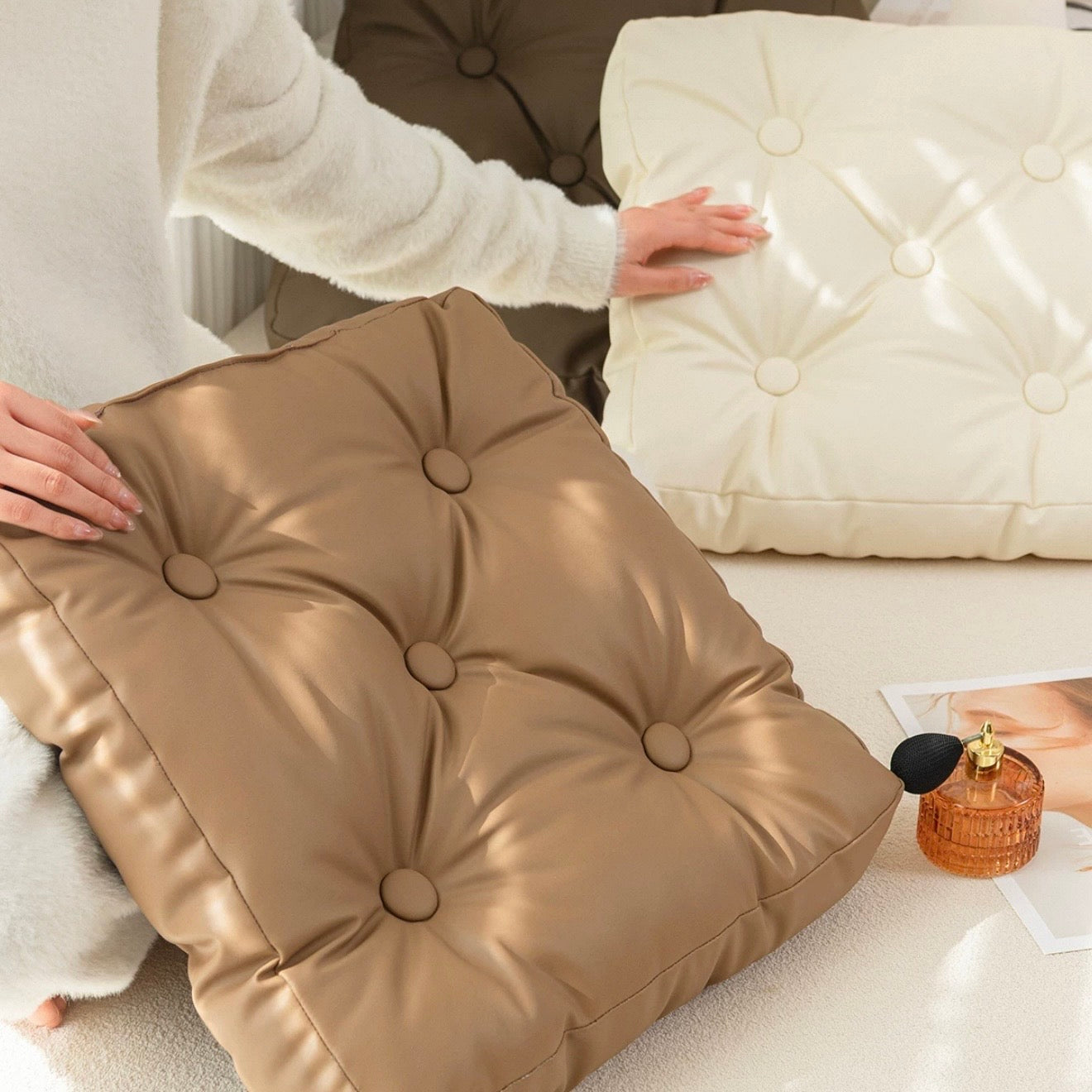 Modern Studio Square cushion (3colors)