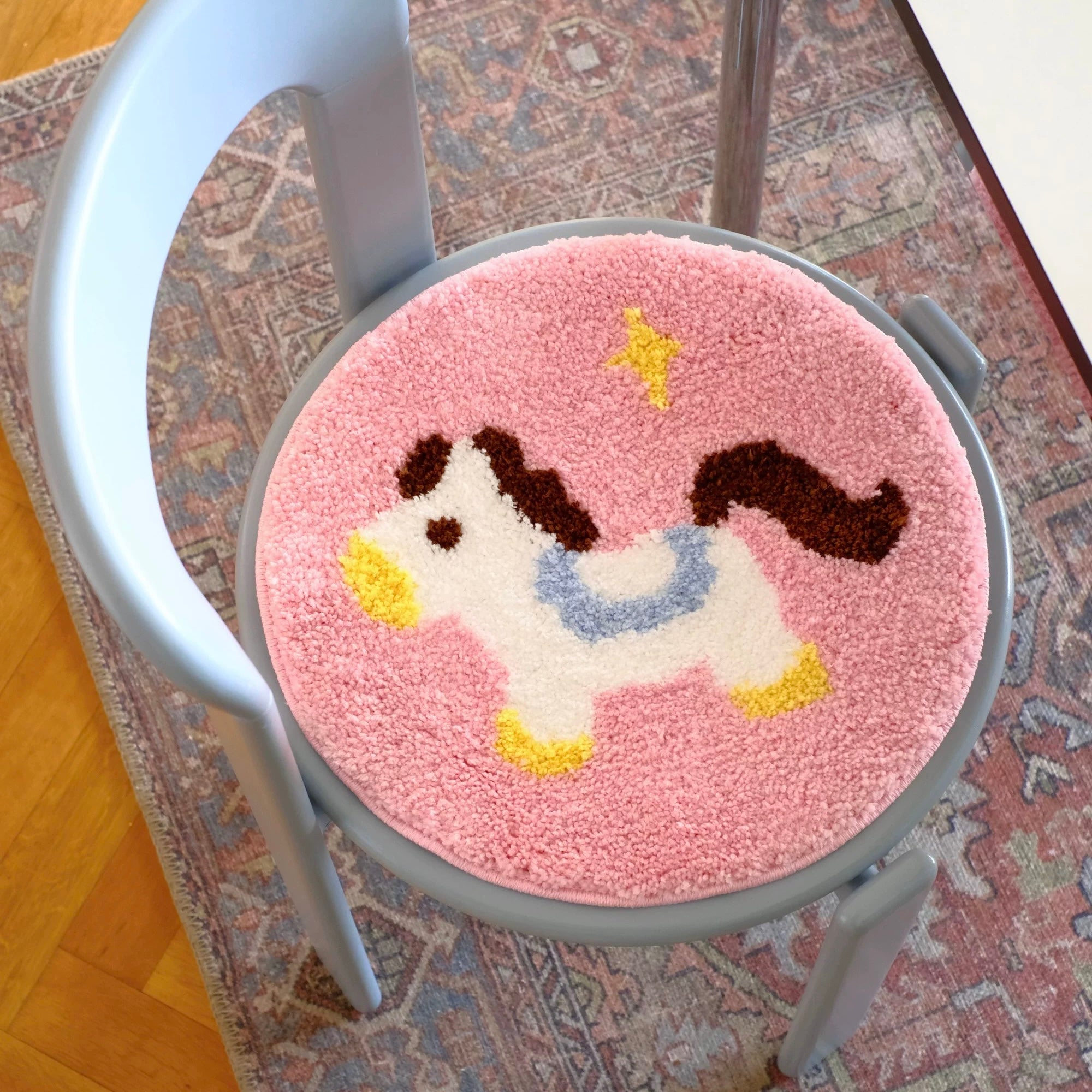 ほっこり癒やしの空間に。 ポニー＆ゾウさんのふわふわミニマット